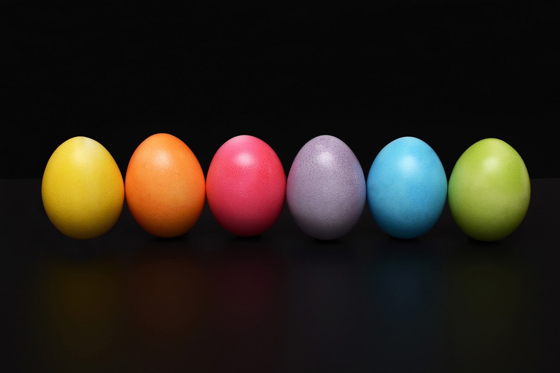 easter egg multicolour eggs psychological disorder impact eating habits festivities challenging
